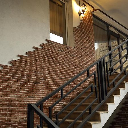 Winehouse Old Qvevri Apartments ティビリシ エクステリア 写真